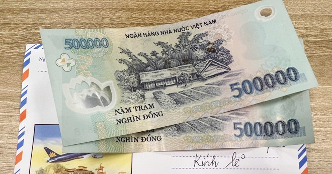 Vì 5 chiếc phong bì phúng viếng nhà thông gia, ...