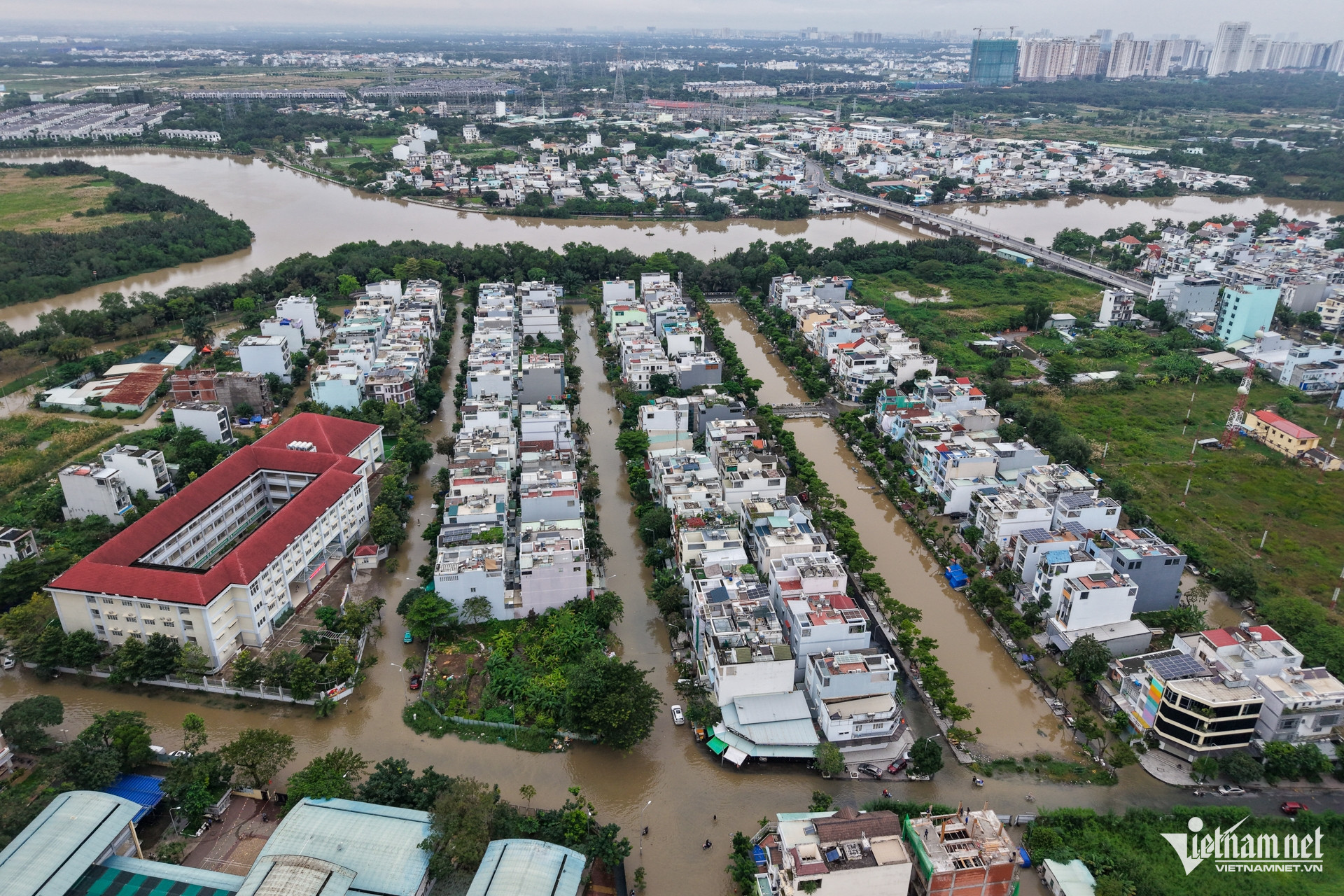 w trieu cuong nguyen hue 21 3102.jpg