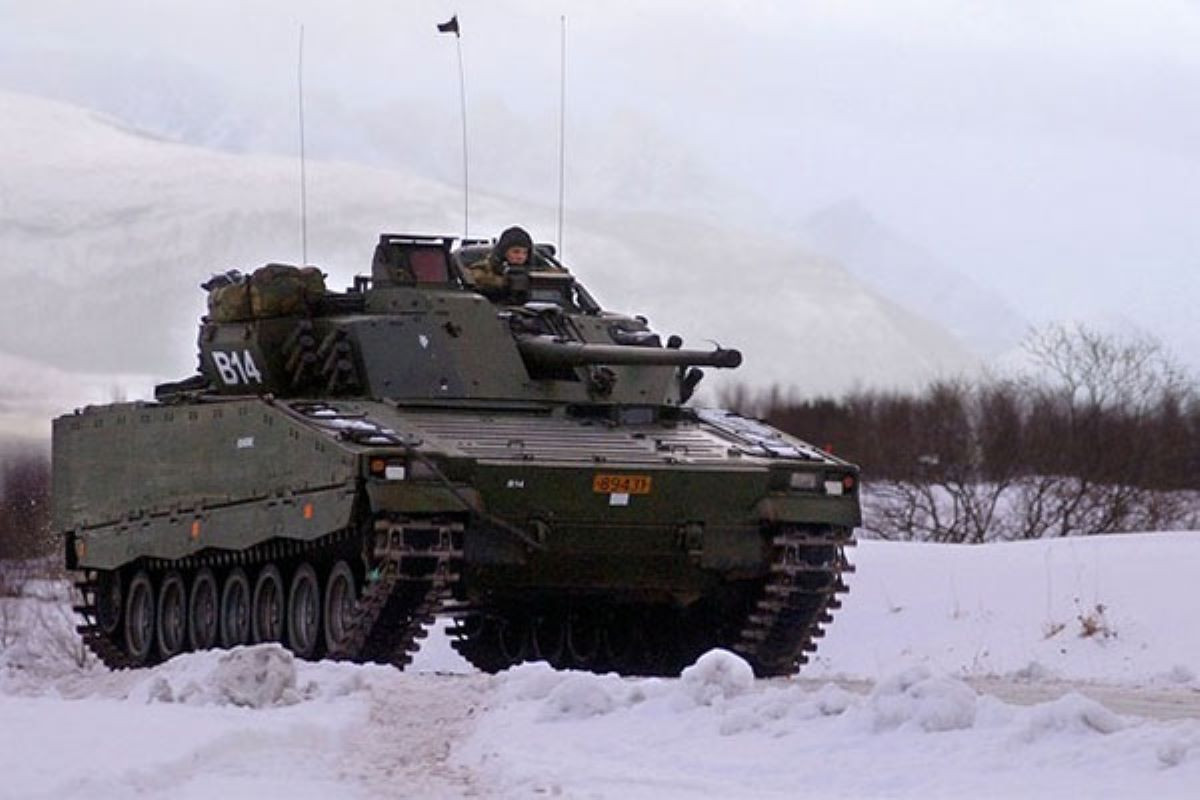 Xe chiến đấu cv9030.jpg