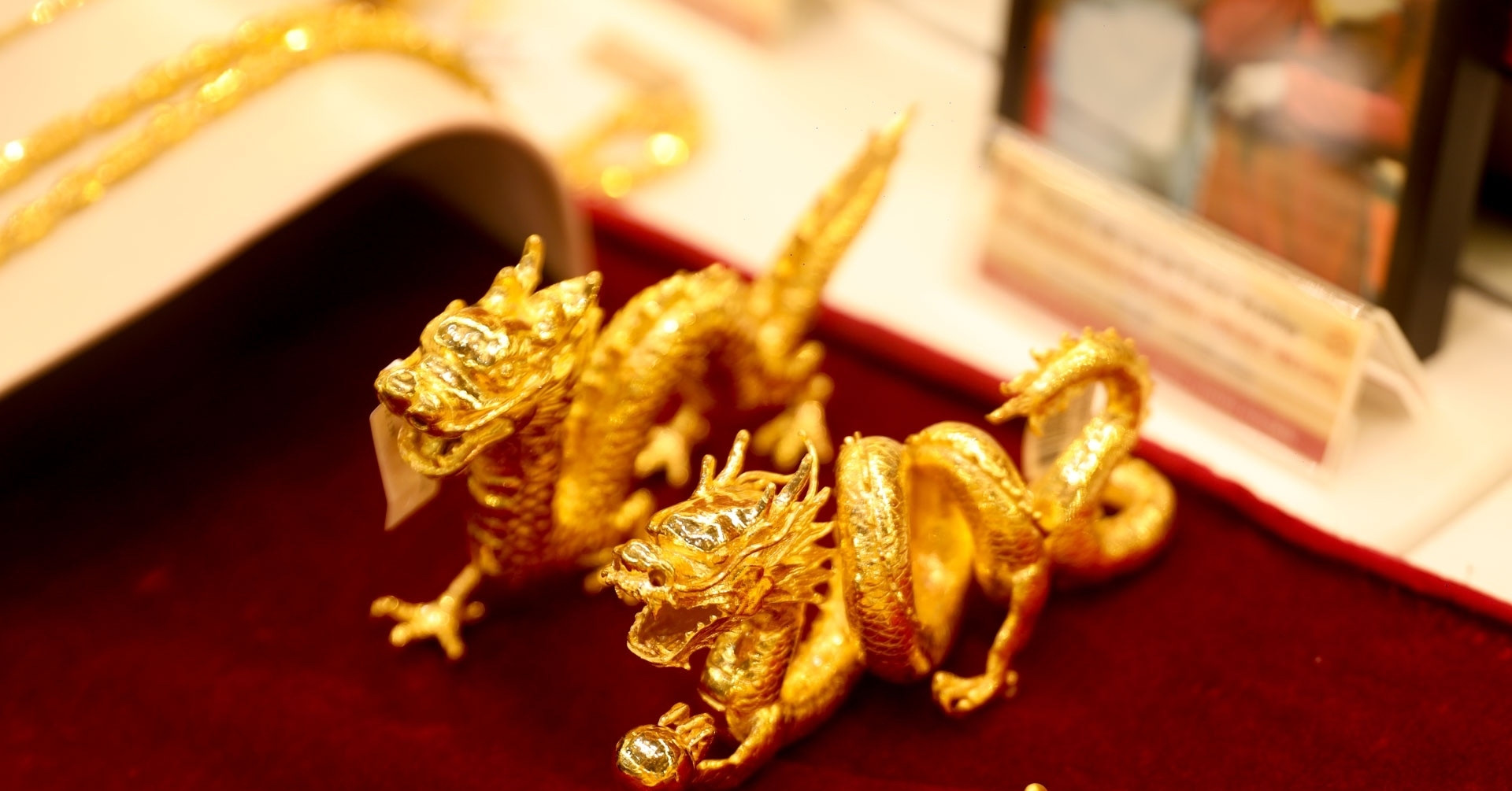 Giá vàng hôm nay 16/11/2025: Một ngày vàng SJC ...