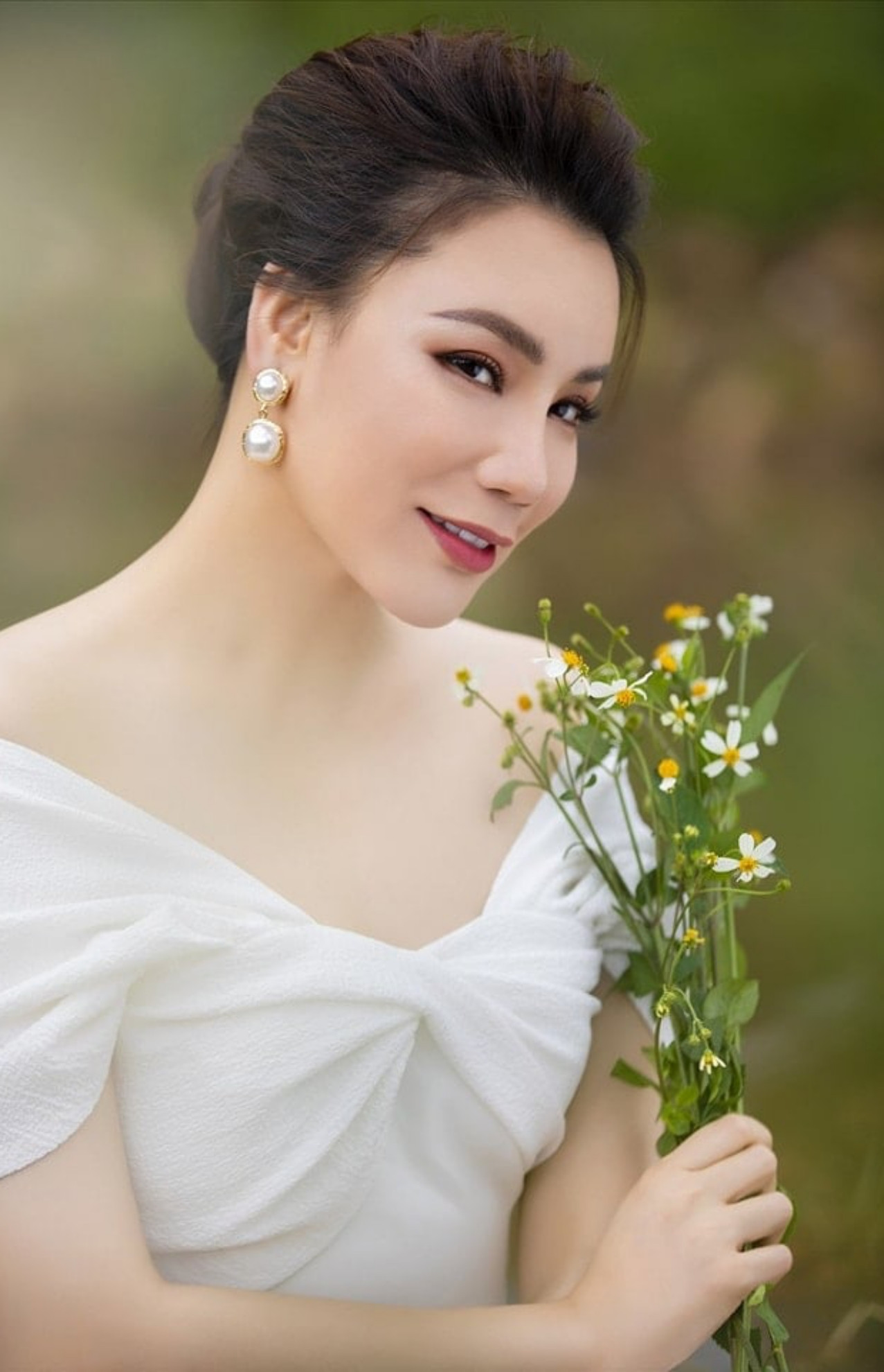 Ca sĩ Hồ Quỳnh Hương