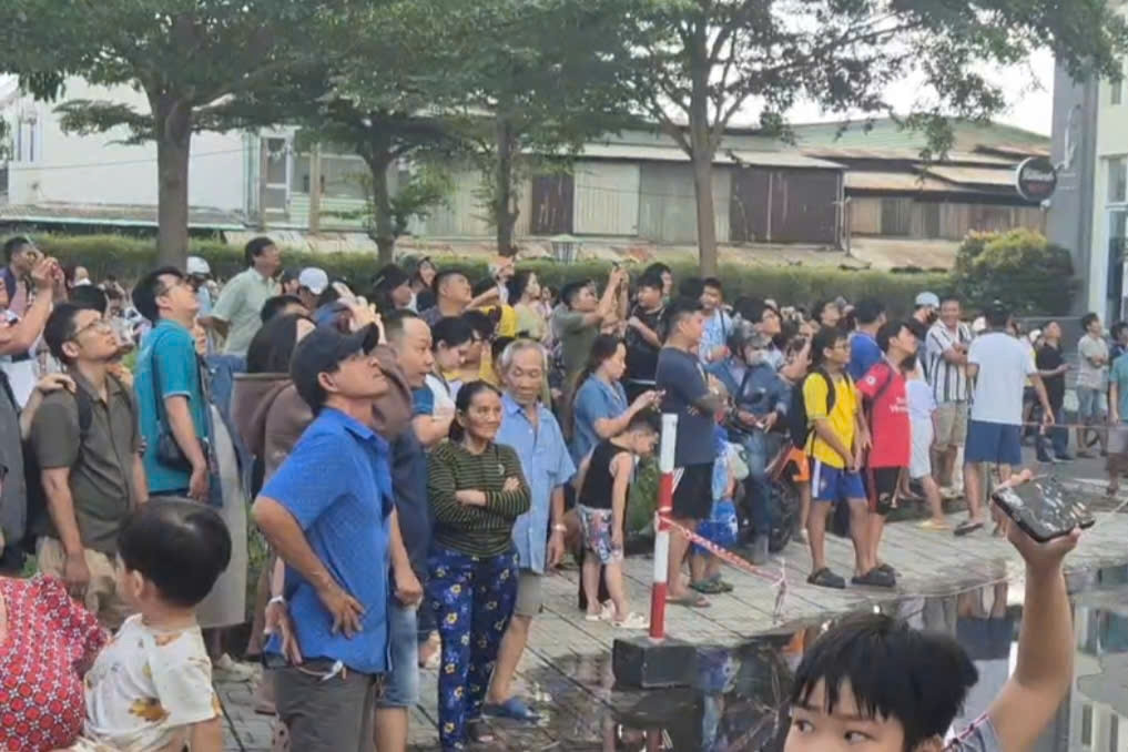 Cháy căn hộ tầng 12 chung cư ở TPHCM, hàng trăm người hoảng loạn tháo chạy