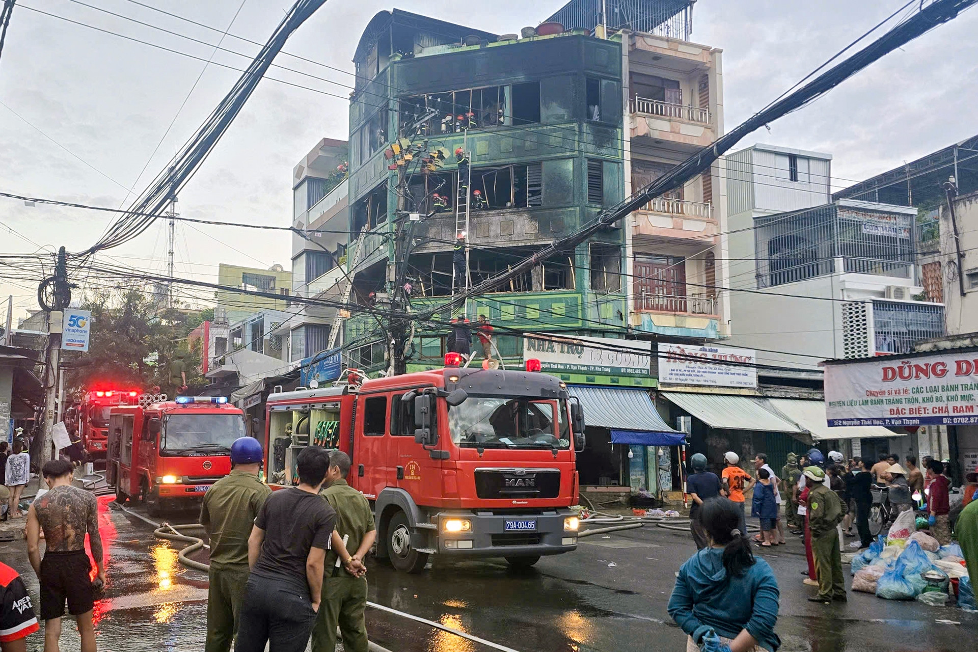 Cháy nhà trọ 4 tầng sát chợ Đầm Nha Trang