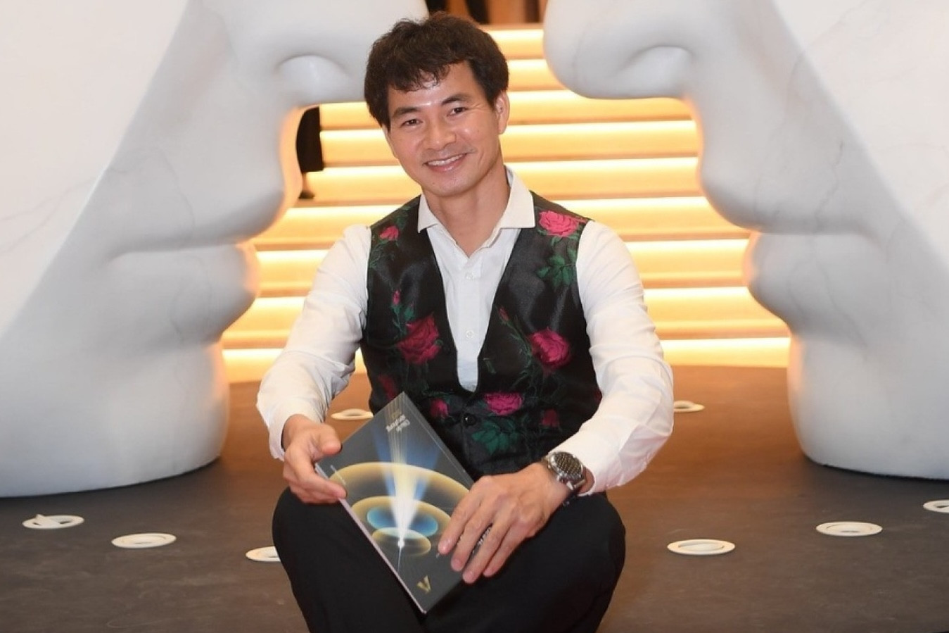 Cục trưởng Xuân Bắc ngồi ghế nóng giải thưởng đặc biệt cùng Hồ Ngọc Hà