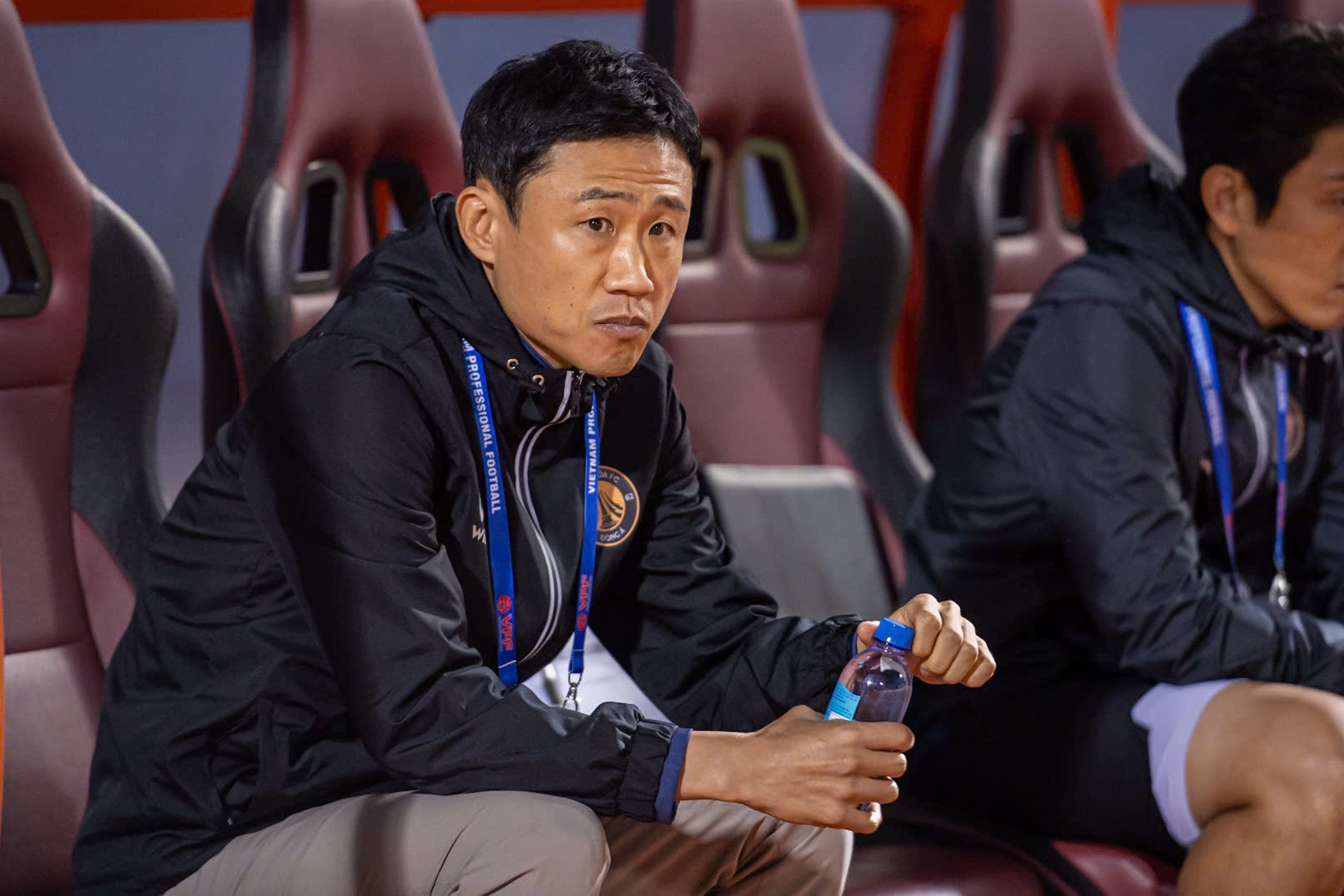 Cựu trợ lý HLV Kim Sang Sik chia tay CLB Thanh Hóa