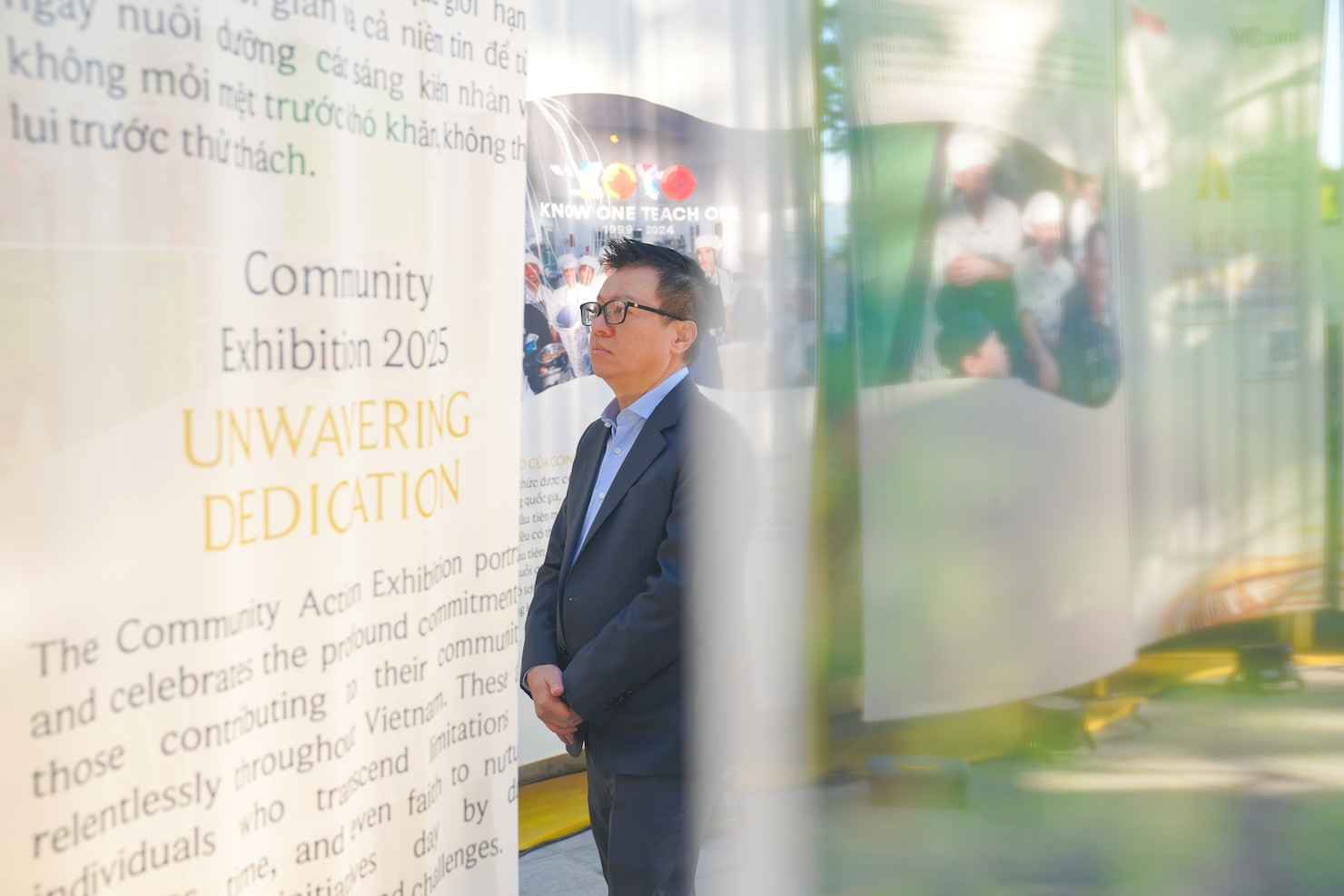 Nhà báo Lê Quốc Minh tại khai mạc triển lãm