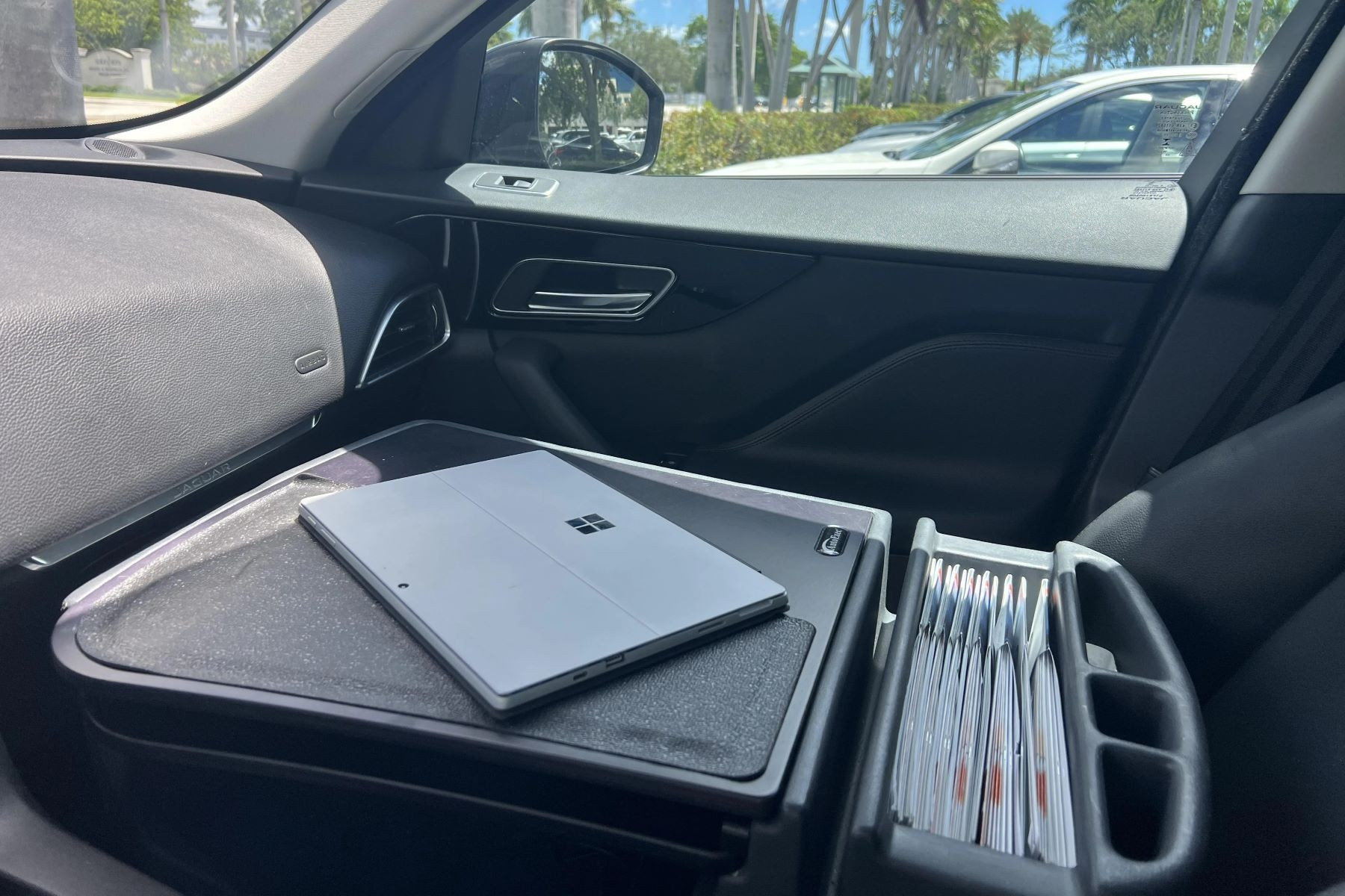 Tại sao không nên để laptop trong ô tô dù trời nóng hay lạnh?