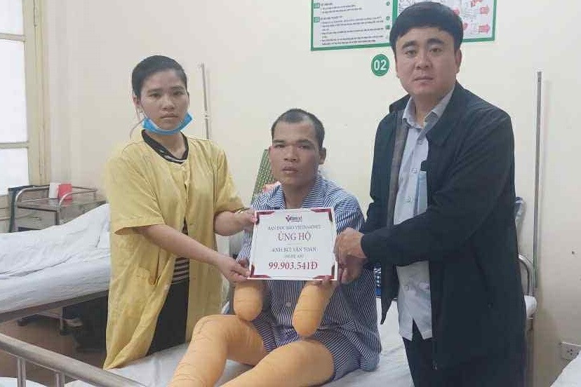 Trao hơn 99 triệu đồng đến anh Bùi Văn Toàn bị bỏng điện cụt 2 tay