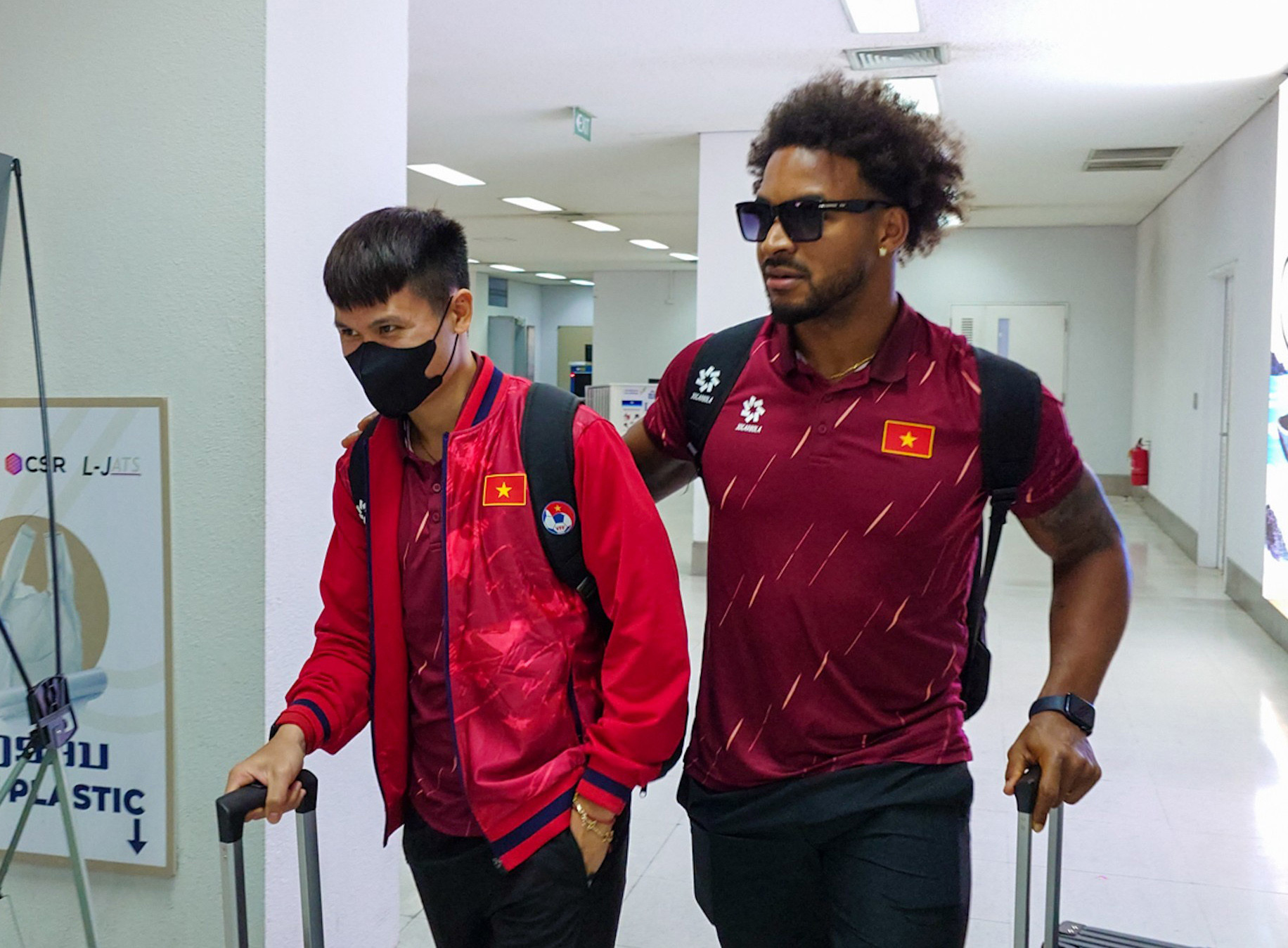 Tuyển Việt Nam đổ bộ Lào, tự tin giành 3 điểm tuyen viet nam toi lao 1.jpg