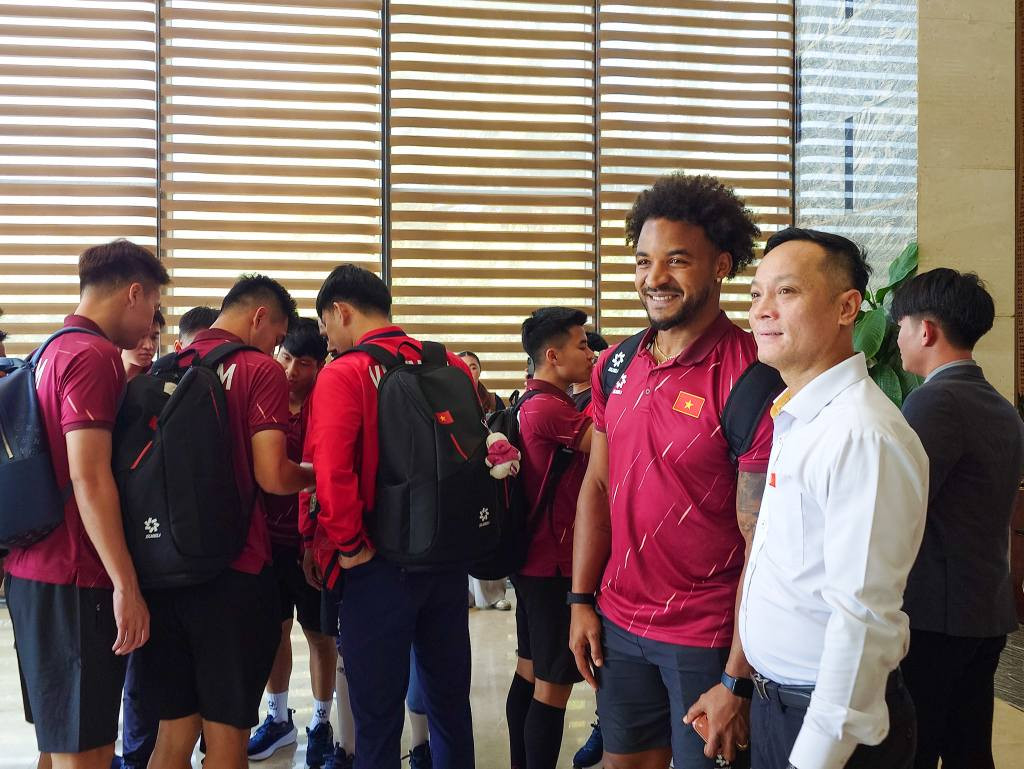 Tuyển Việt Nam đổ bộ Lào, tự tin giành 3 điểm tuyen viet nam toi lao 10.jpg