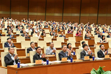 Ủy viên Trung ương làm trưởng đoàn ĐBQH không giữ quá 3 chức danh lãnh đạo