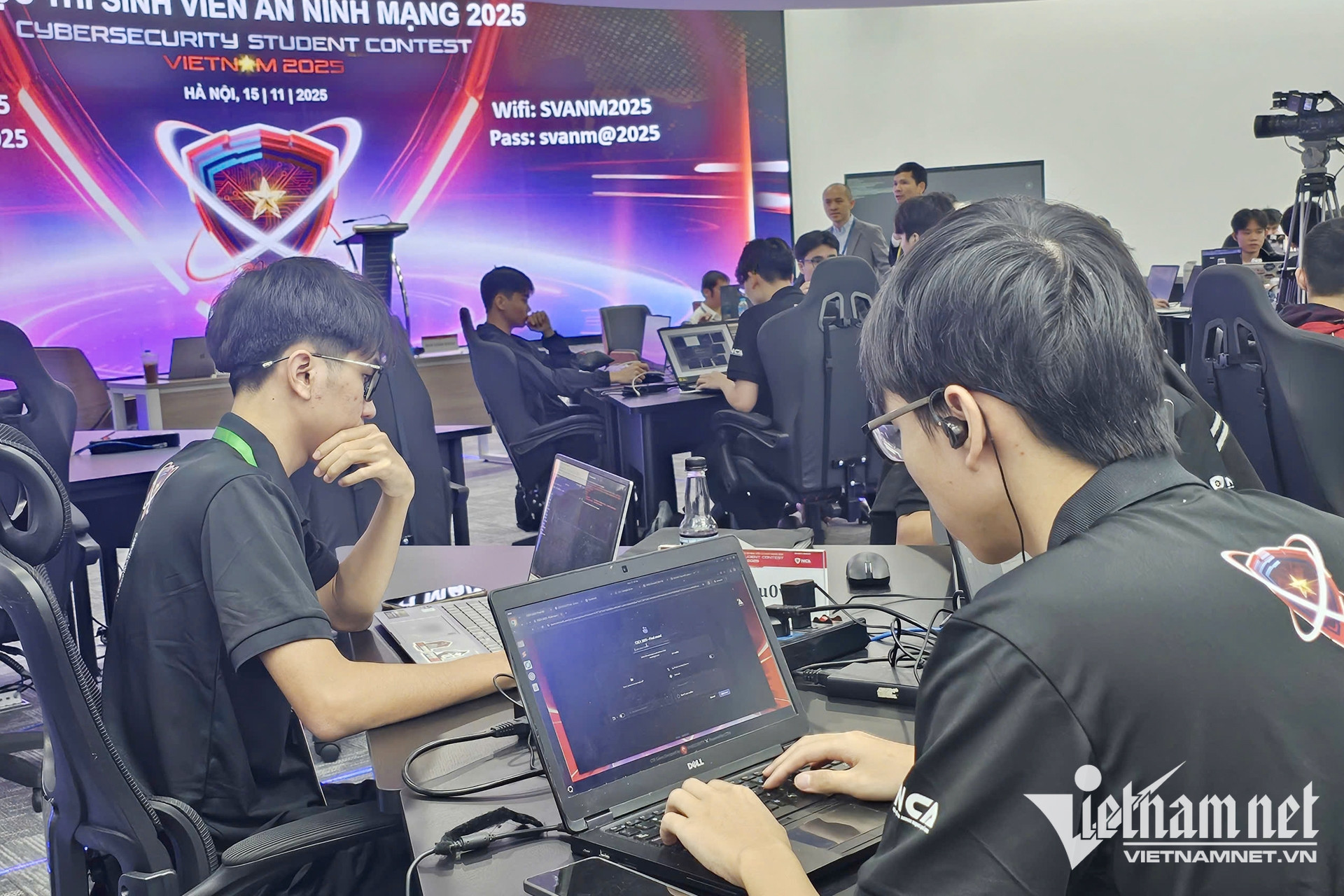 W-thi sinh vien an ninh mang 00 1.jpg