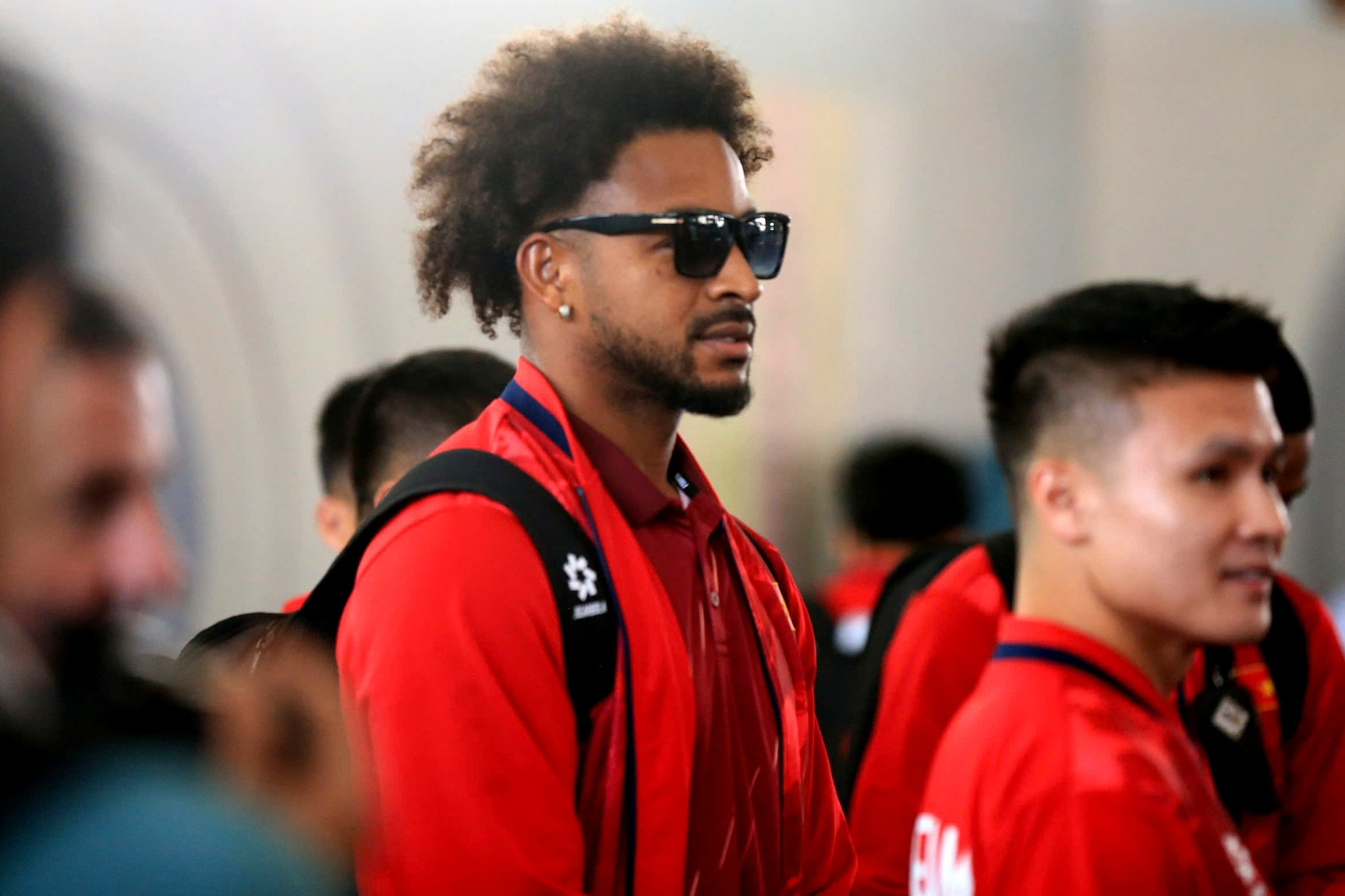 Xuân Son cực ngầu cùng tuyển Việt Nam sang Lào