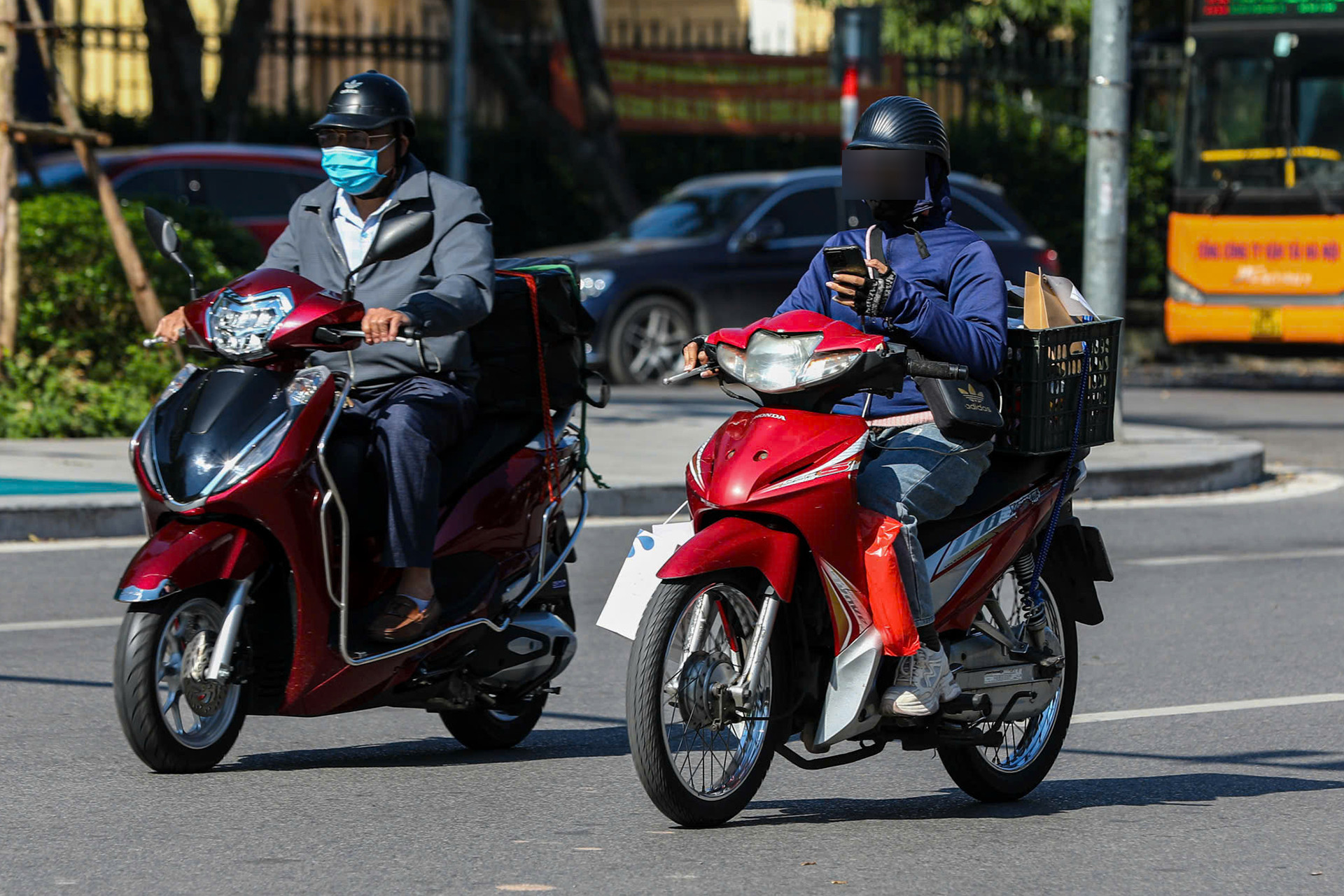 Cục CSGT lập 6 tổ công tác phối hợp Công an Hà Nội xử lý tài xế dùng điện thoại