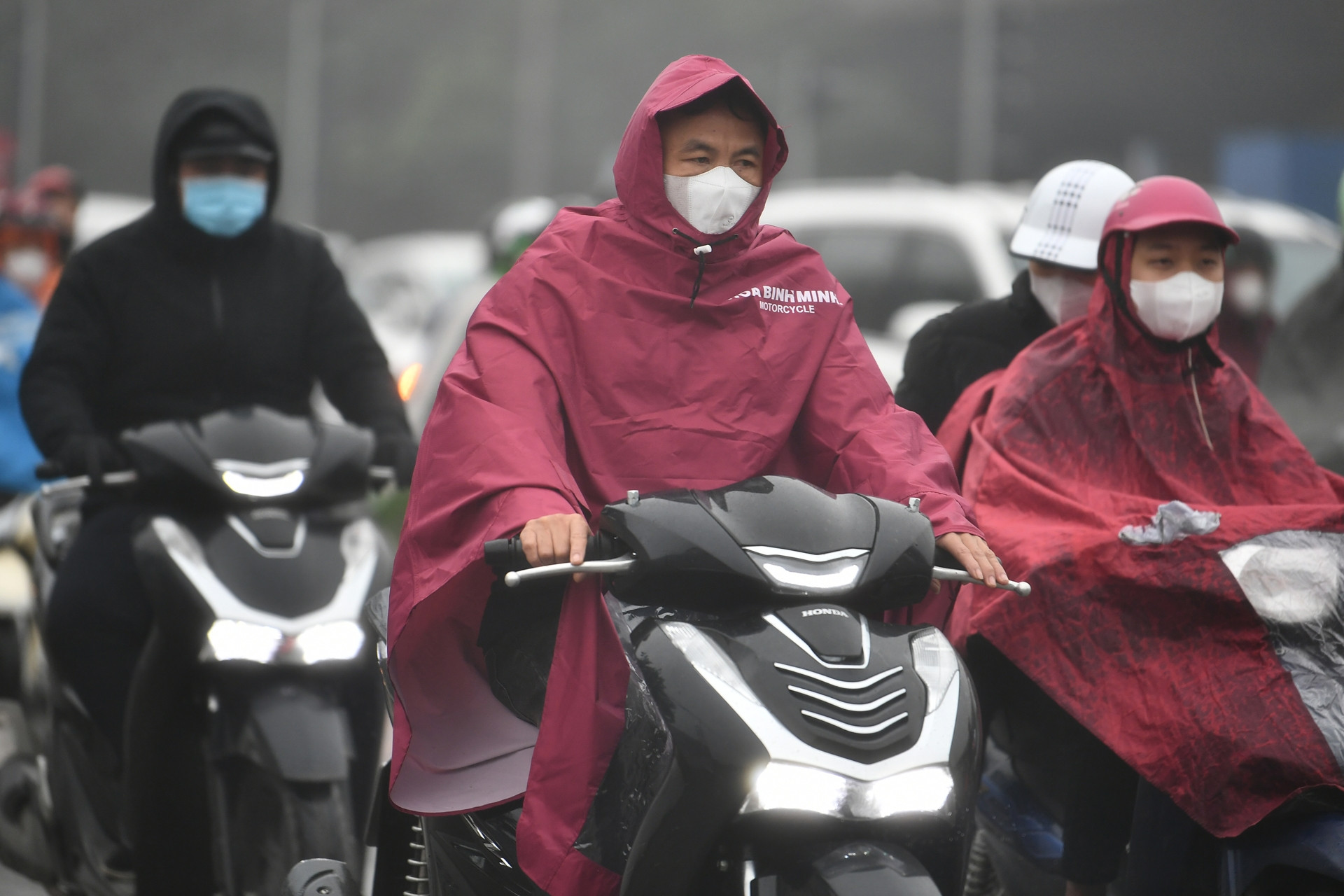 Dự báo thời tiết 17/11/2025: Miền Bắc đón không khí lạnh mạnh, Trung Bộ mưa lớn xối xả