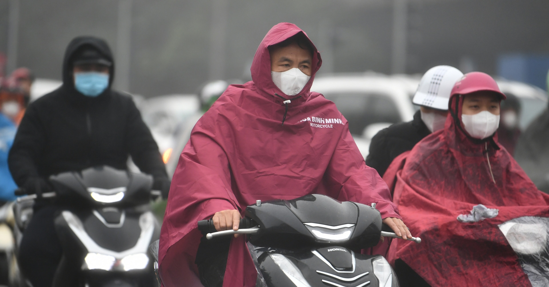 Dự báo thời tiết 17/11/2025: Miền Bắc đón không khí lạnh mạnh, Trung Bộ mưa lớn xối xả