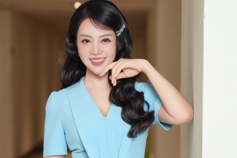 MC Thụy Vân rạng rỡ trở lại VTV sau 2 tháng làm mẹ, Mỹ Tâm đẹp hút hồn