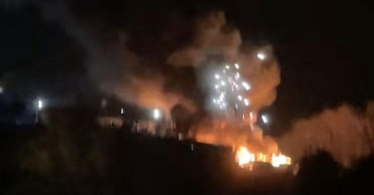 Đại lý ô tô bị cháy lớn, thiêu rụi toàn bộ 38 c...