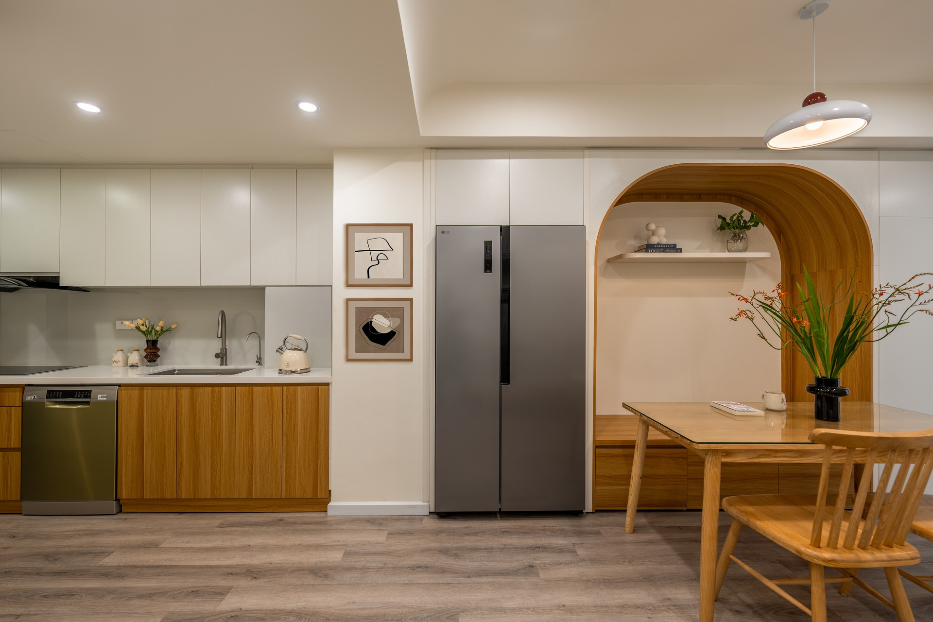 Gia đình Hà Nội chi 500 triệu đồng cải tạo căn hộ 70m2 thành 4 phòng ngủ