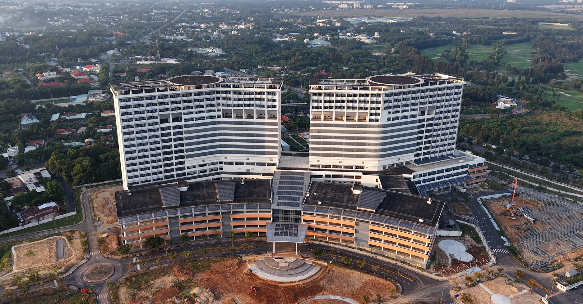 Hiện trạng bệnh viện lớn nhất TPHCM hơn 10 năm chưa hoàn thiện