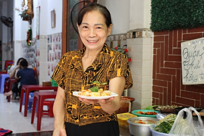 Quán ăn có bà chủ 'đọc rap tính tiền' sắp đóng cửa, khách tiếc nuối khi đến ăn