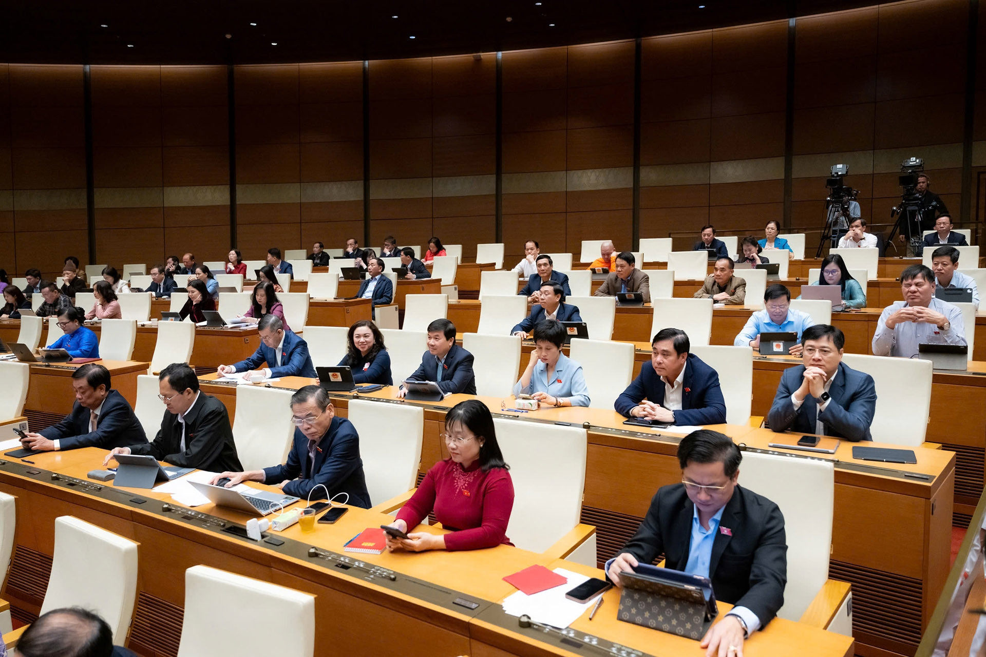 Quốc hội bàn về phương án một bộ SGK, quy định phòng, chống tham nhũng