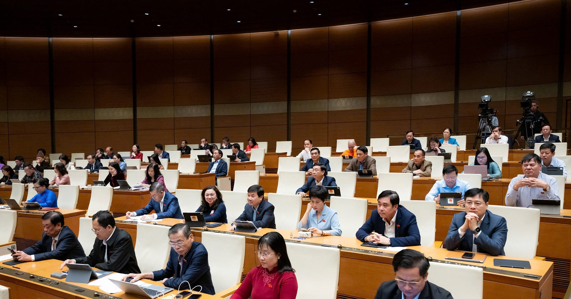 Quốc hội bàn về phương án một bộ SGK, quy định phòng, chống tham nhũng