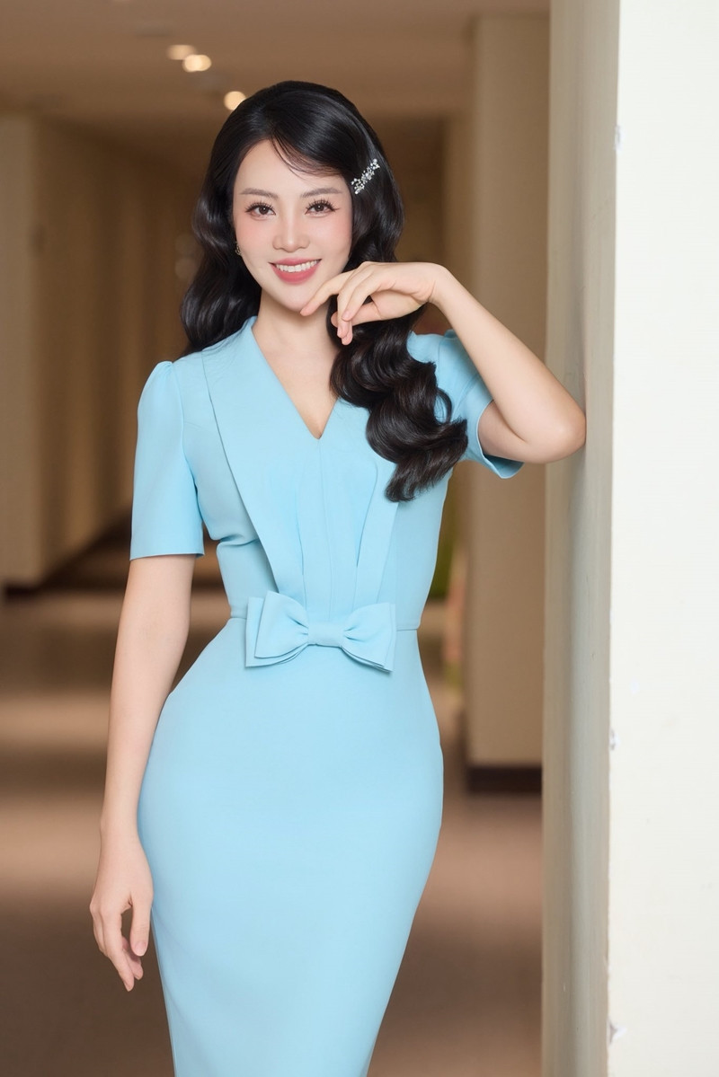 Á hậu Thụy Vân trở lại sau sinh