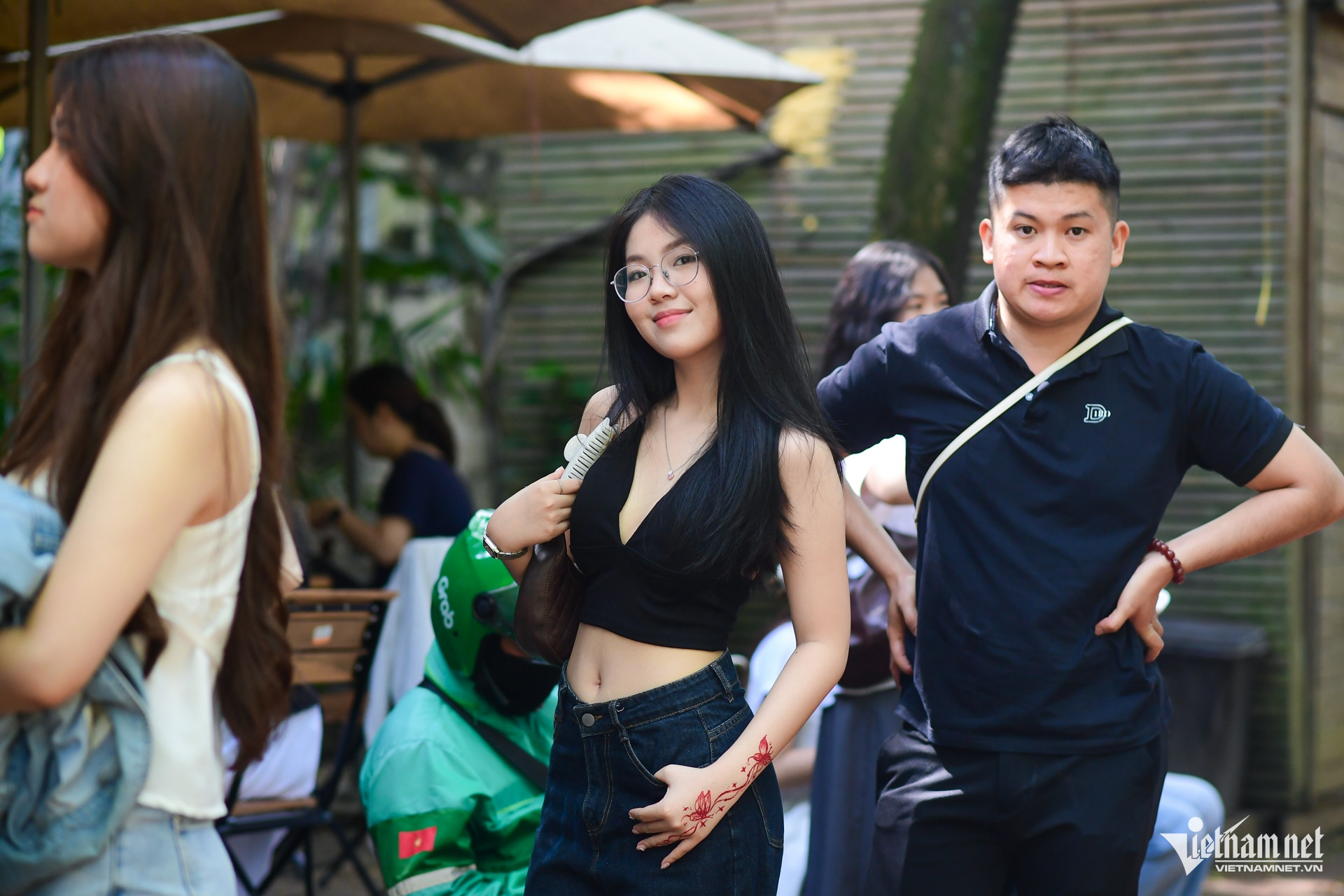 W-giới trẻ TPHCM   nguyễn huế 19.jpg