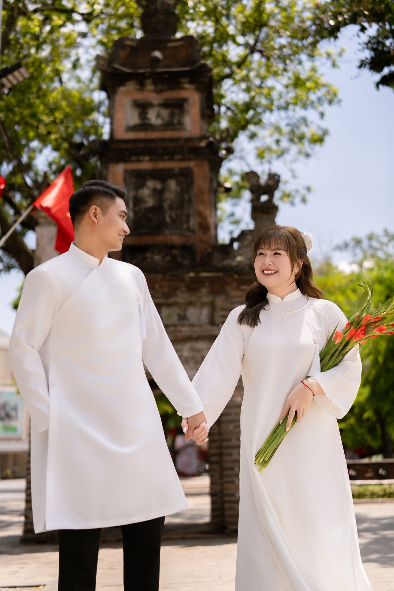 Thuỷ Tiên rạng ngời trong lễ cưới