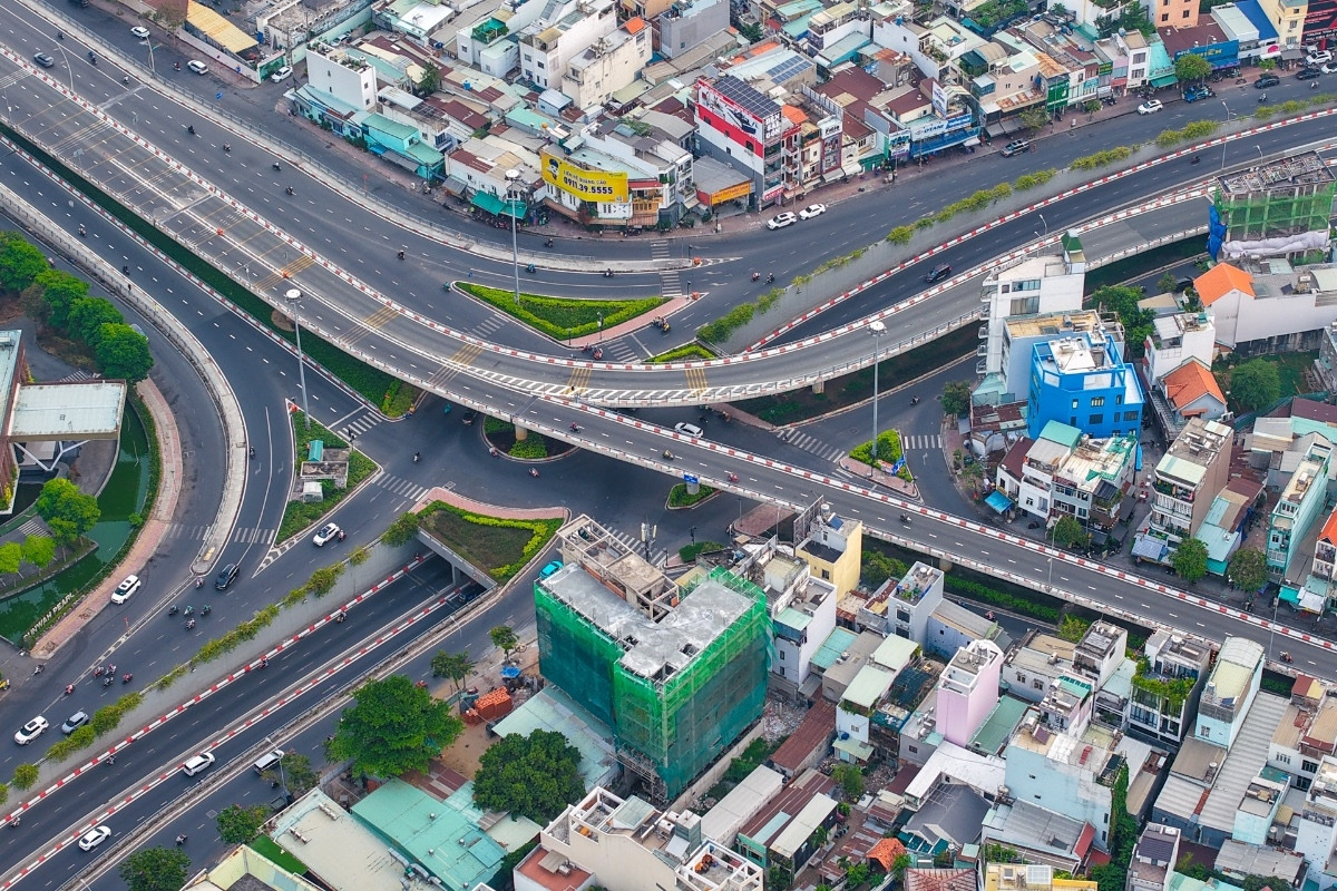 Bất động sản TPHCM nóng trở lại, hút nhà đầu tư miền Bắc