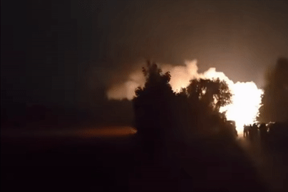 Bloomberg lý giải nguyên nhân khiến giá dầu tăng ở nhiều nơi