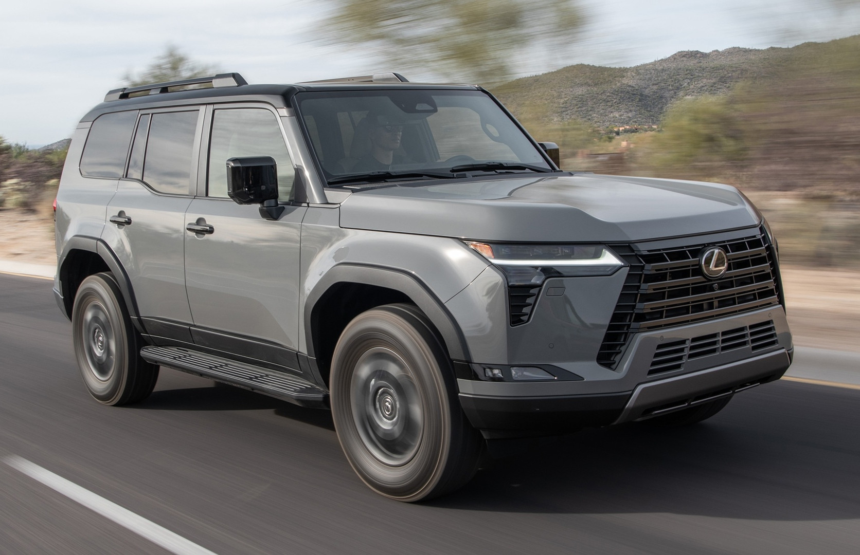 Đặt mua Lexus, nữ đại gia bức xúc vì xe của mình bị bán lại cho người khác