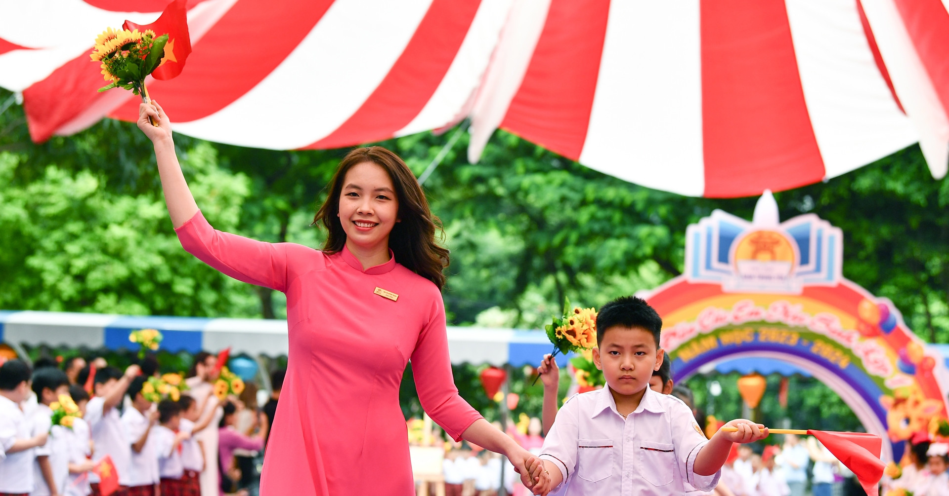 Địa phương có điều kiện có thể thực hiện miễn phí sách giáo khoa từ năm học tới