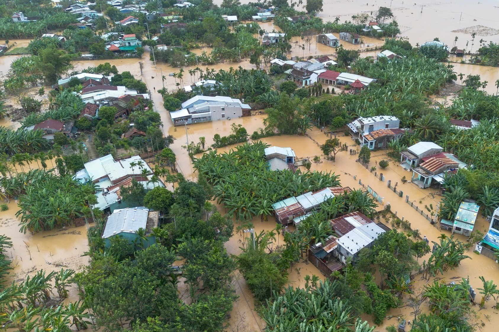 Hàng trăm ngôi nhà ở 'rốn lũ' Đà Nẵng lại bị nước bủa vây lần thứ 4 trong tháng