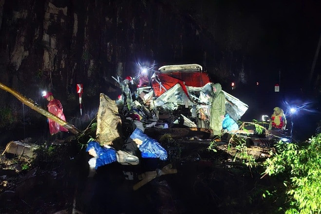 Hiện trường sạt lở đèo khiến 6 người tử vong