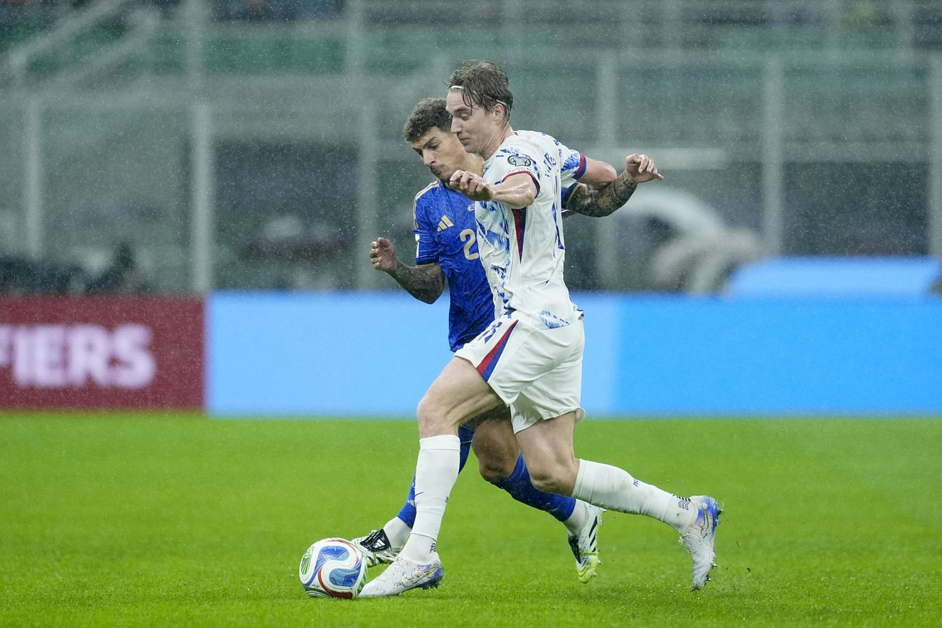 Azzurri sụp đổ trong hiệp 2