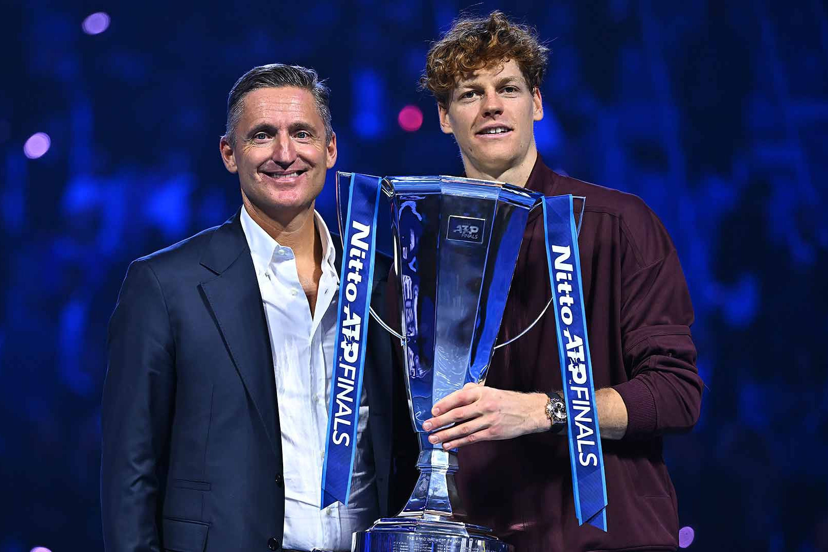 Jannik Sinner vô địch ATP Finals: Đẩy Alcaraz vào tuyệt vọng