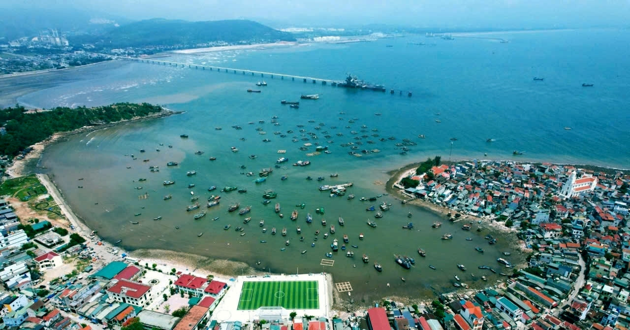 Khu kinh tế Nghi Sơn - ‘đầu tàu’ tăng trưởng, đóng góp lớn cho ngân sách tỉnh