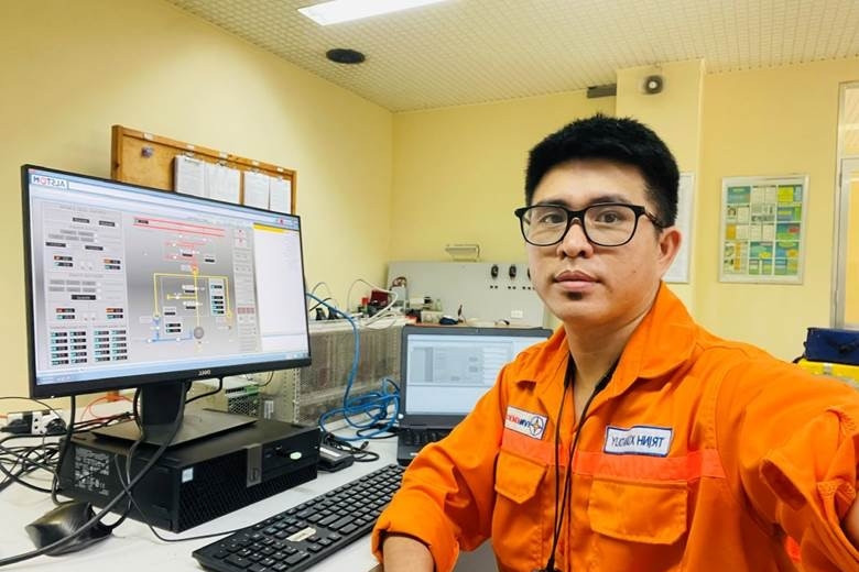 Kỹ sư trẻ ‘bắc nhịp’ từ công nghệ thông tin đến điều khiển nhà máy điện