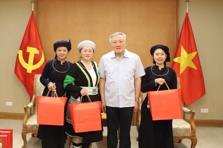 Sự nỗ lực, cống hiến thầm lặng của các cô giáo là rất cao cả, thiêng liêng