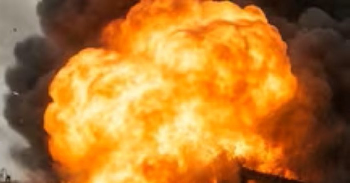 Tên lửa LMUR Kh-39 vừa "xóa sổ" sở chỉ huy dron...