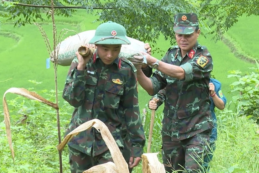 Từ lớp học tiếng dân tộc đến sức mạnh quốc phòng cơ sở