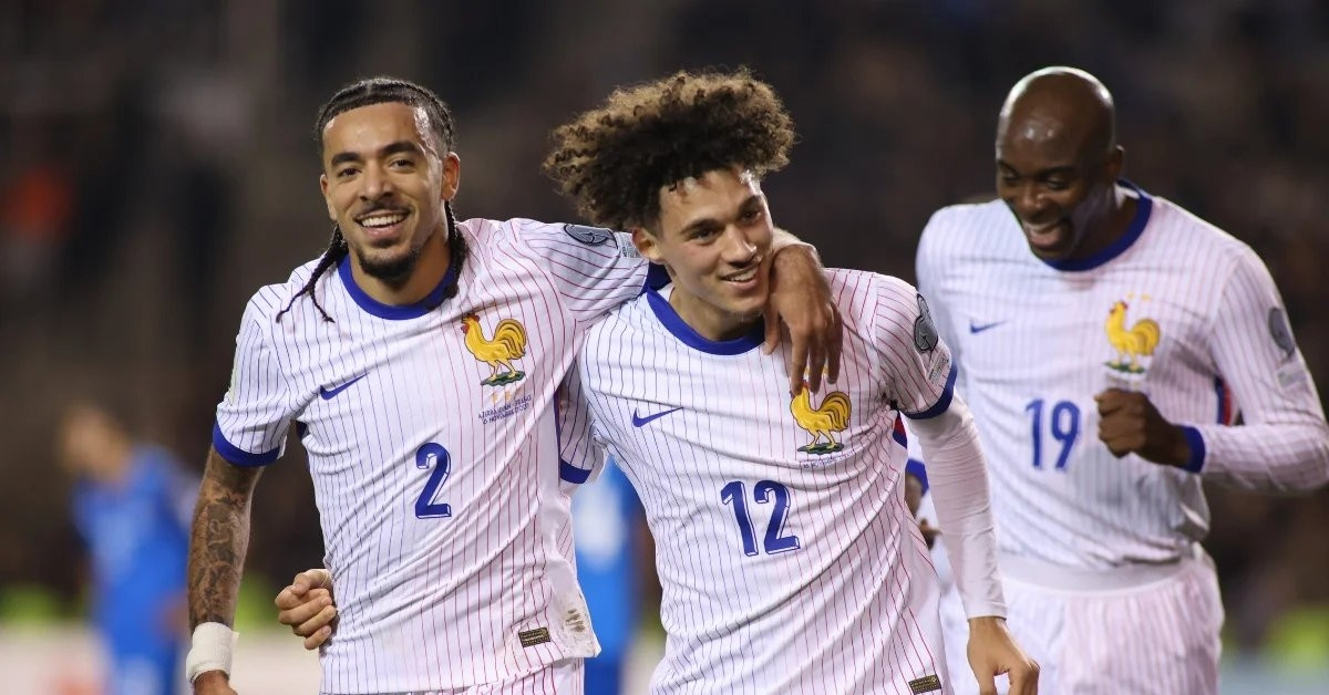 Vắng Mbappe, tuyển Pháp vẫn ngược dòng thắng lợi