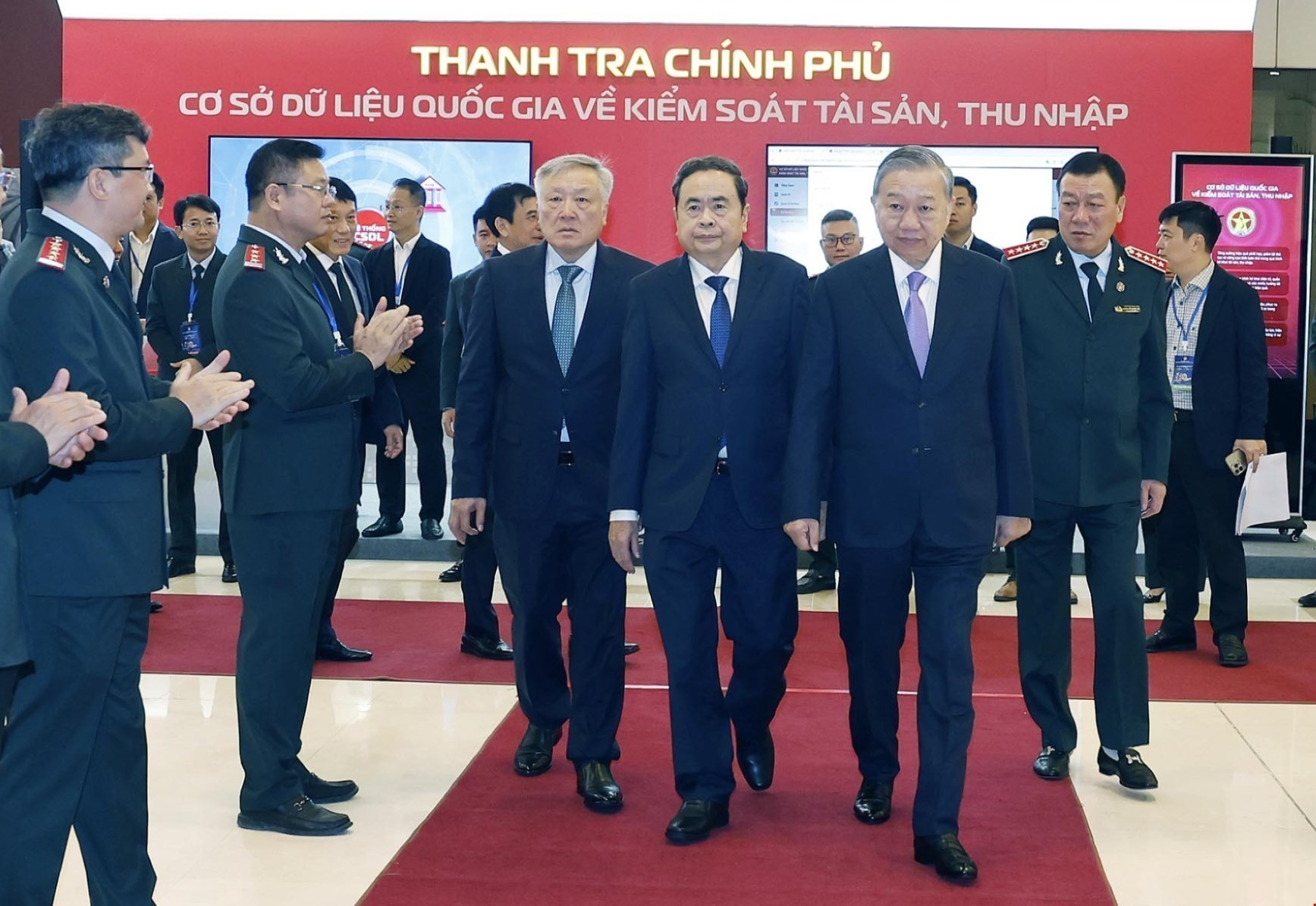 vnapotaltongbithudulekyniem80namngaytruyenthongthanhtravietnam8412298 1763349227344187394138.jpg