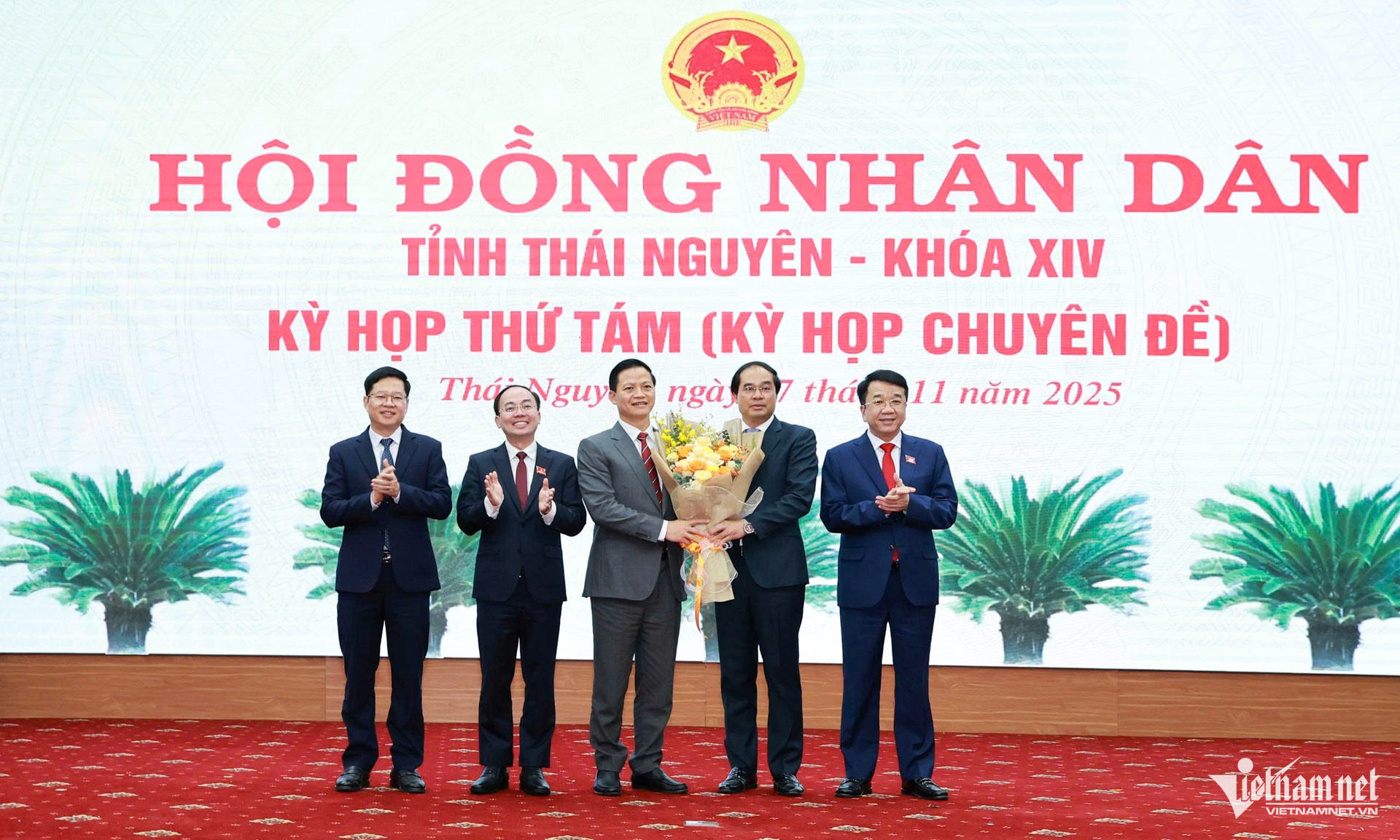 W-Chủ tịch Thái Nguyên_11.JPG.jpg