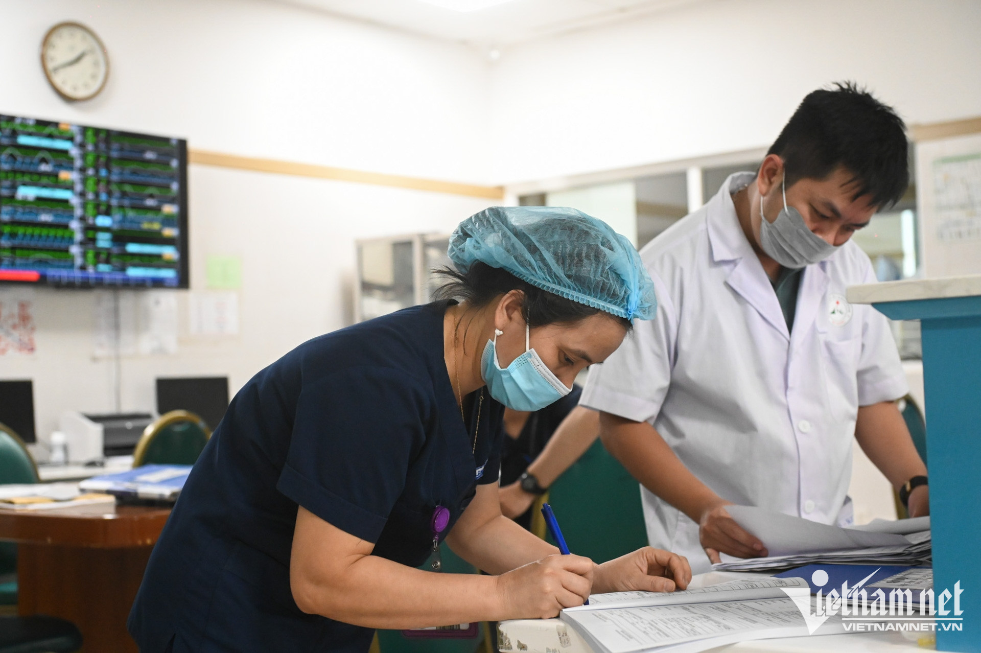 W-Hồi sức tích cực bệnh viện Bạch Mai (9).jpg