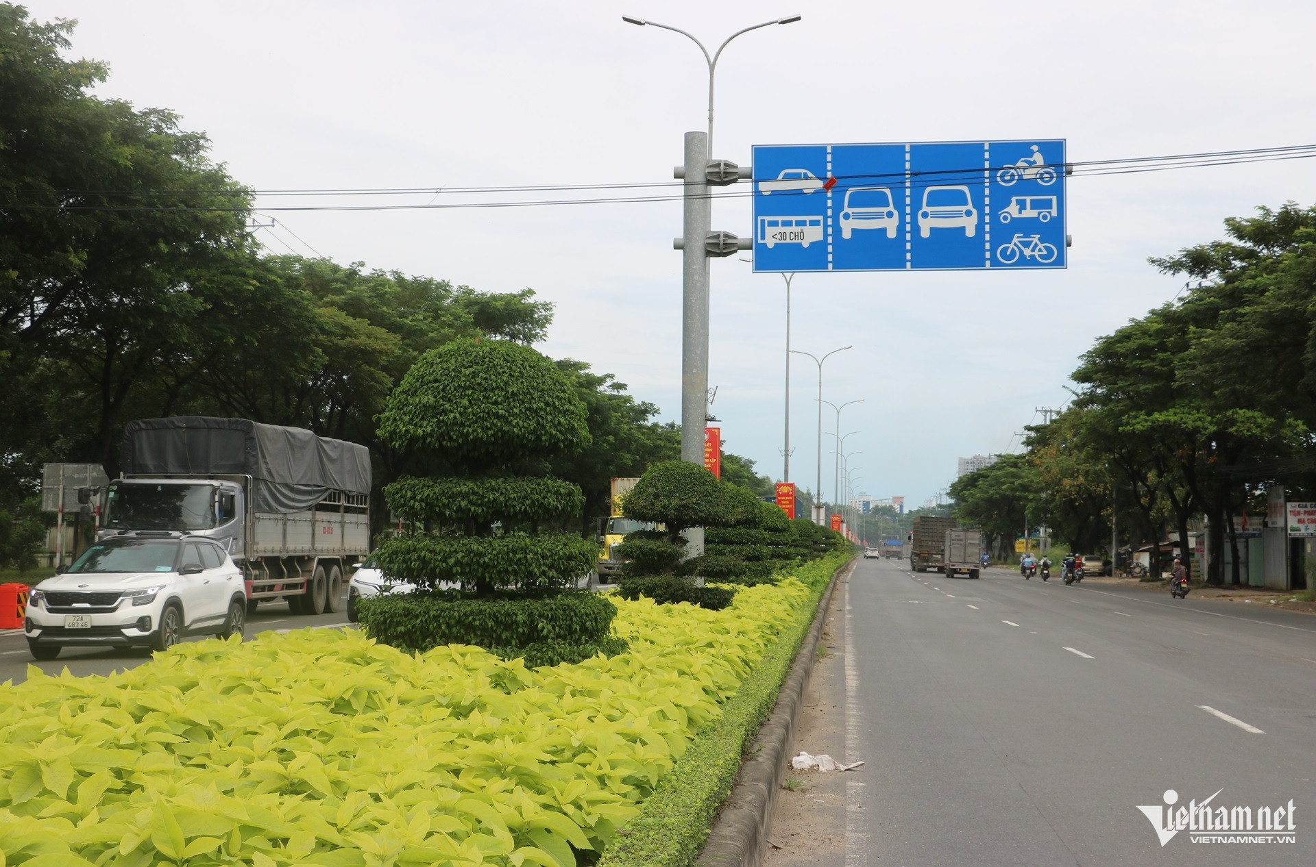 W-Ngày đầu phân làn mới trên Quốc lộ 51.3.JPG.jpg