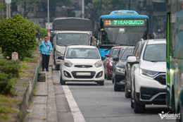 W-o tô bi tắc.jpg