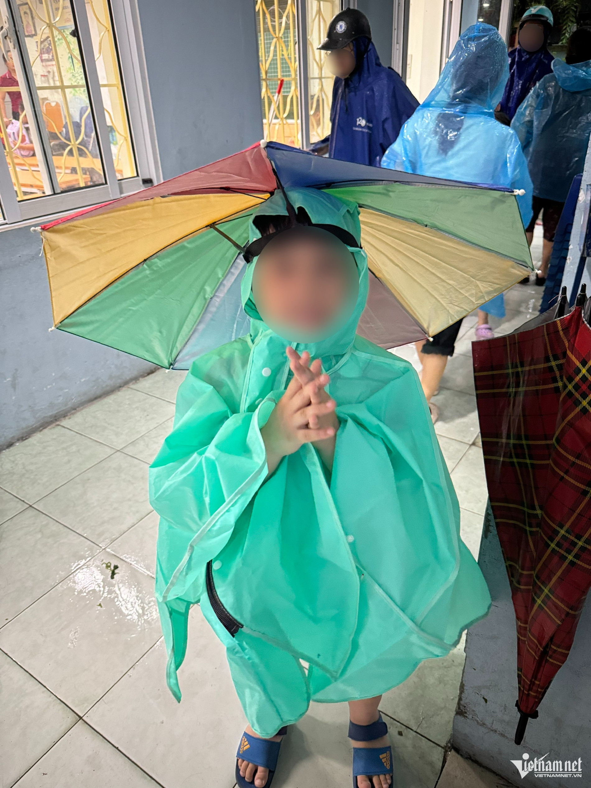 W-tâm sự chuyện hàng xóm.jpg